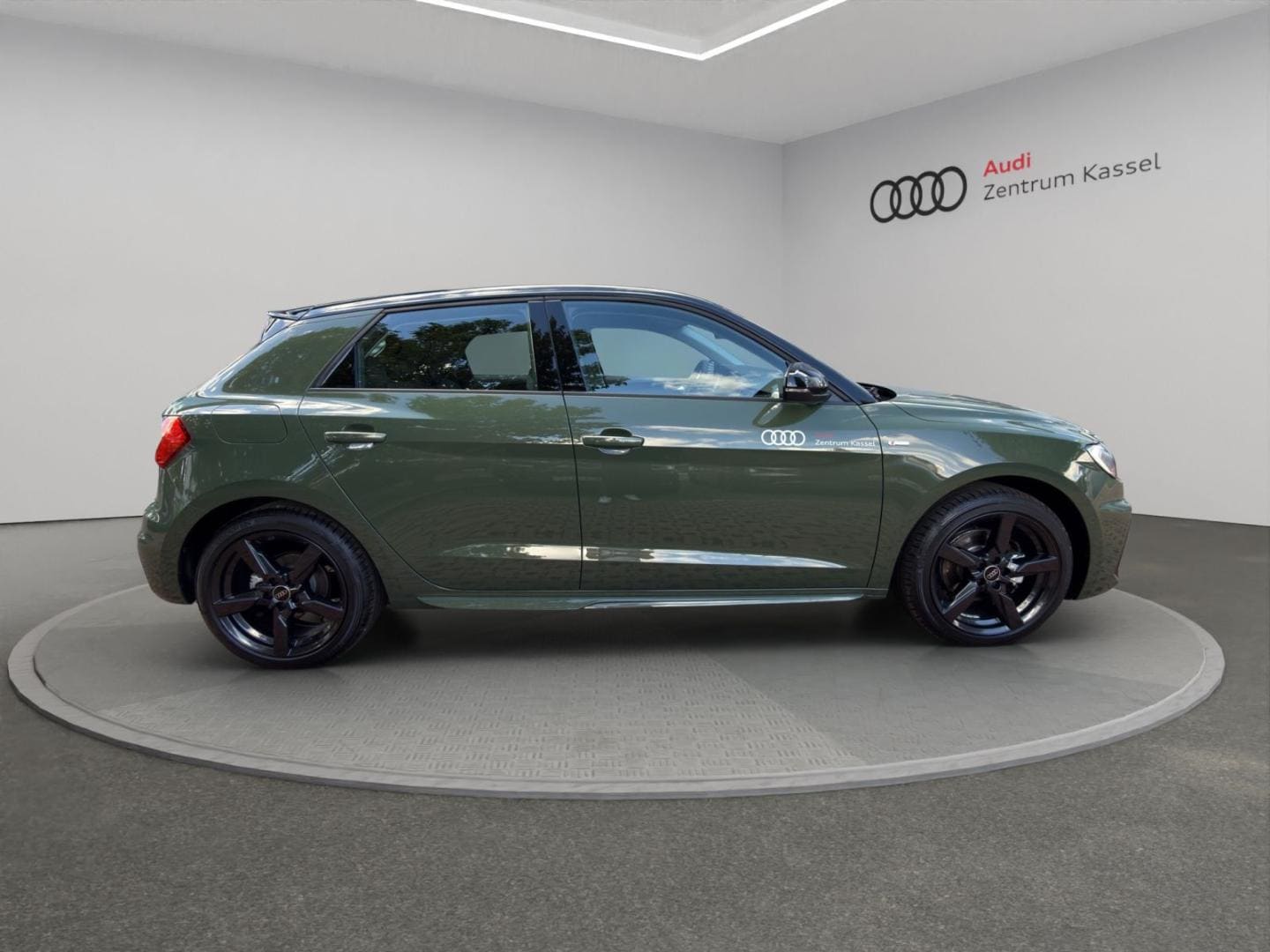 Bild über Audi A1 Sportback S line 30 TFSI S tronic - für weitere Informationen kontaktieren Sie den Audi Partner