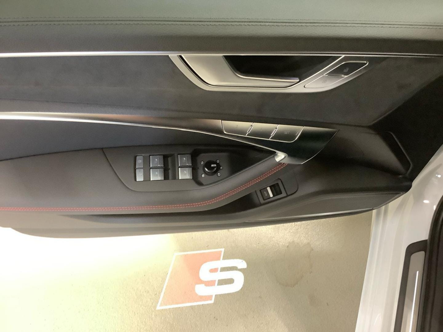 Bild über Audi A6 Avant S line 55 TFSI quattro S tronic - für weitere Informationen kontaktieren Sie den Audi Partner