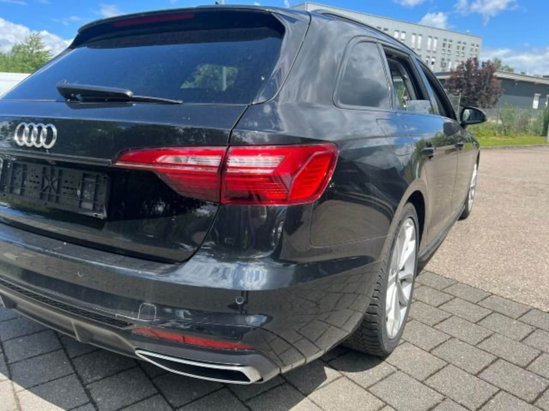 Audi A4 Avant S line