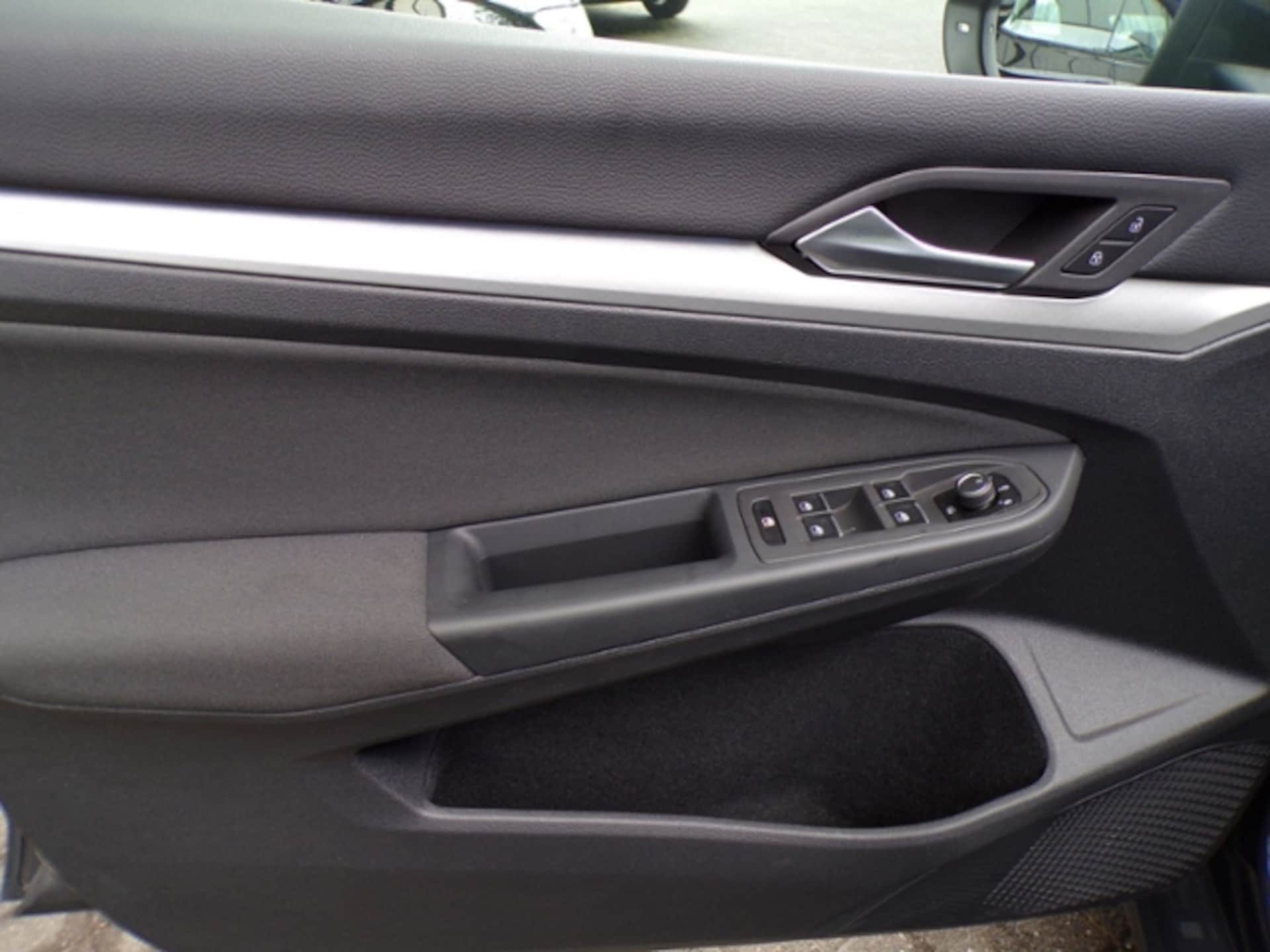 Volkswagen Golf Variant Life