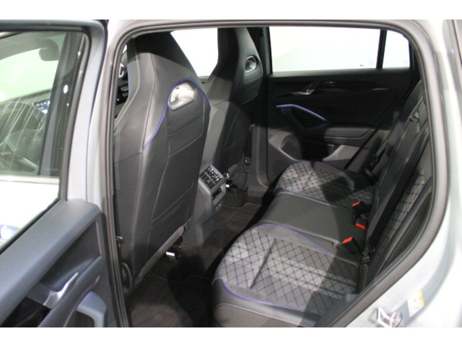 Volkswagen Tiguan – Bild 10