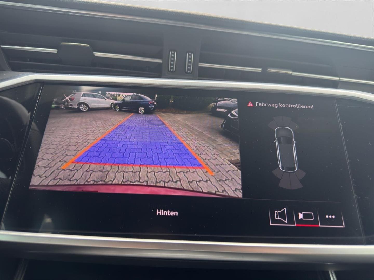 Bild über Audi S6 Avant TDI quattro tiptronic - für weitere Informationen kontaktieren Sie den Audi Partner