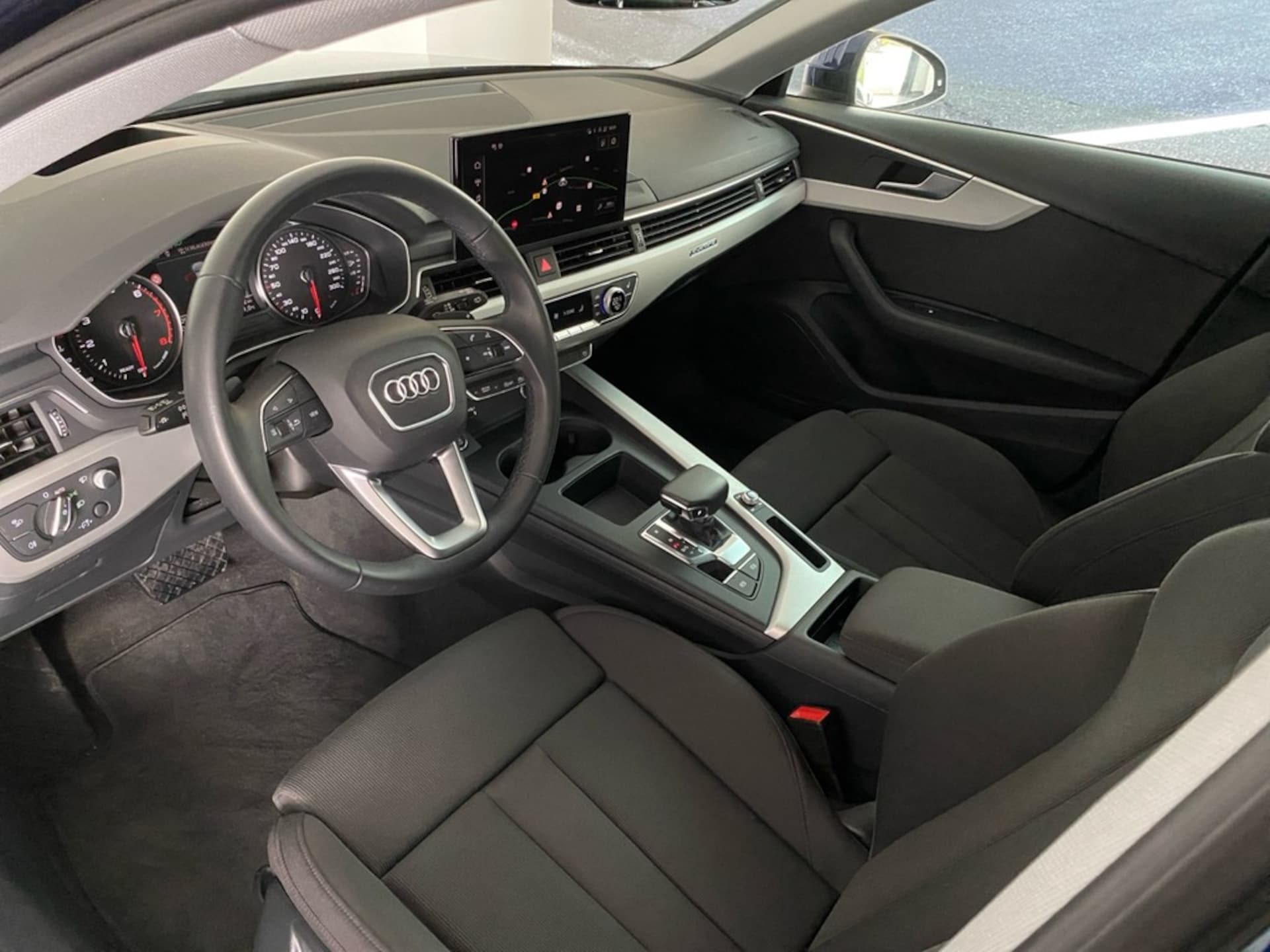 Audi A4 Avant S line