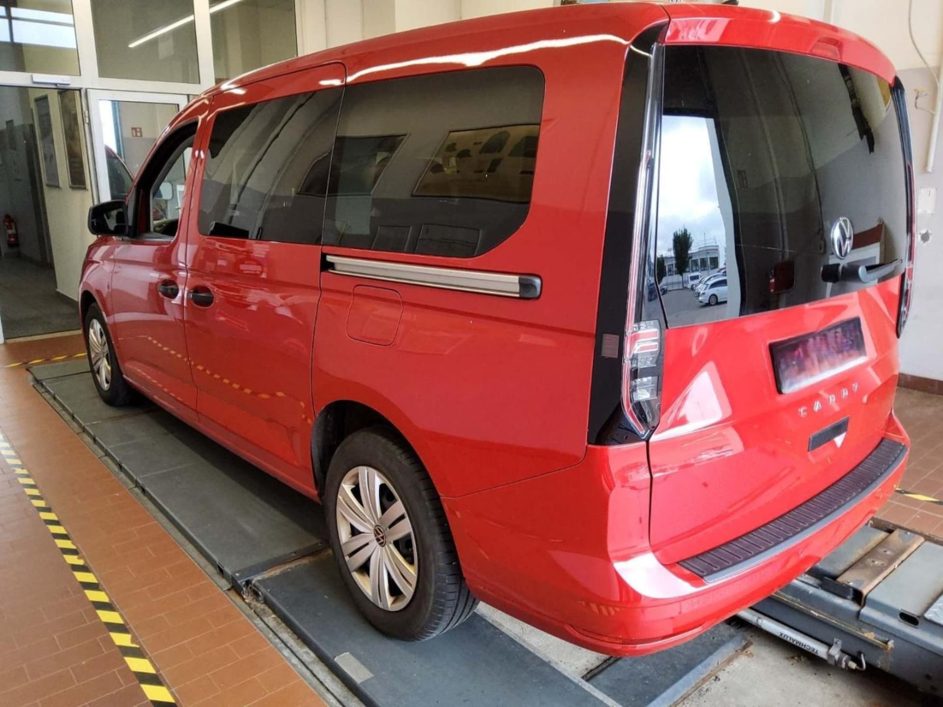Volkswagen Caddy Maxi Kombi Basis-Modell