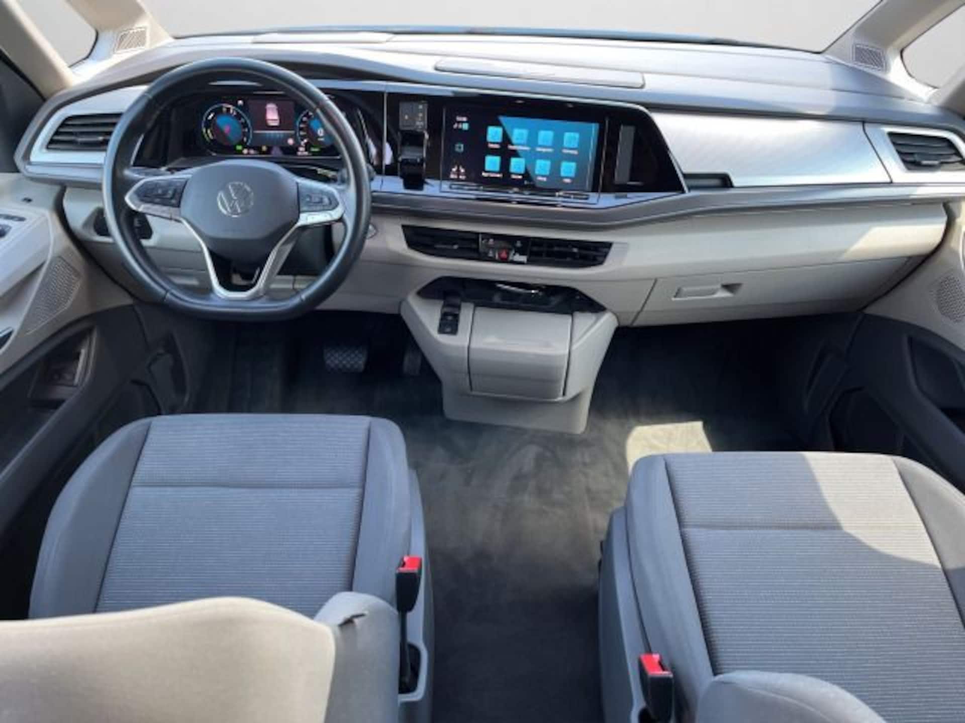 Volkswagen Multivan Langversion Basis-Modell