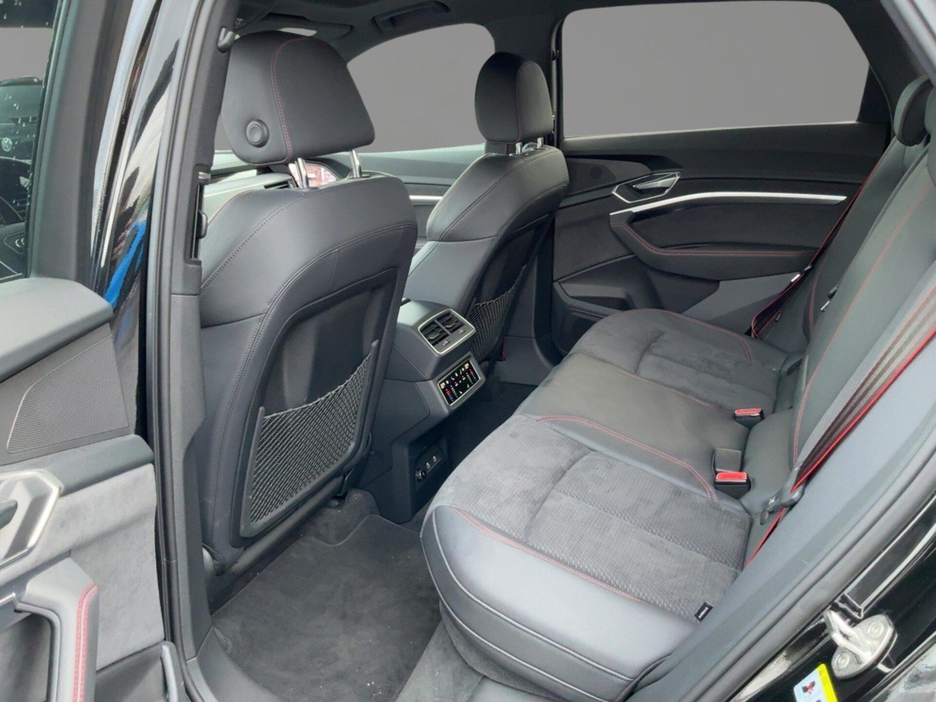 Audi Q8 e-tron S line