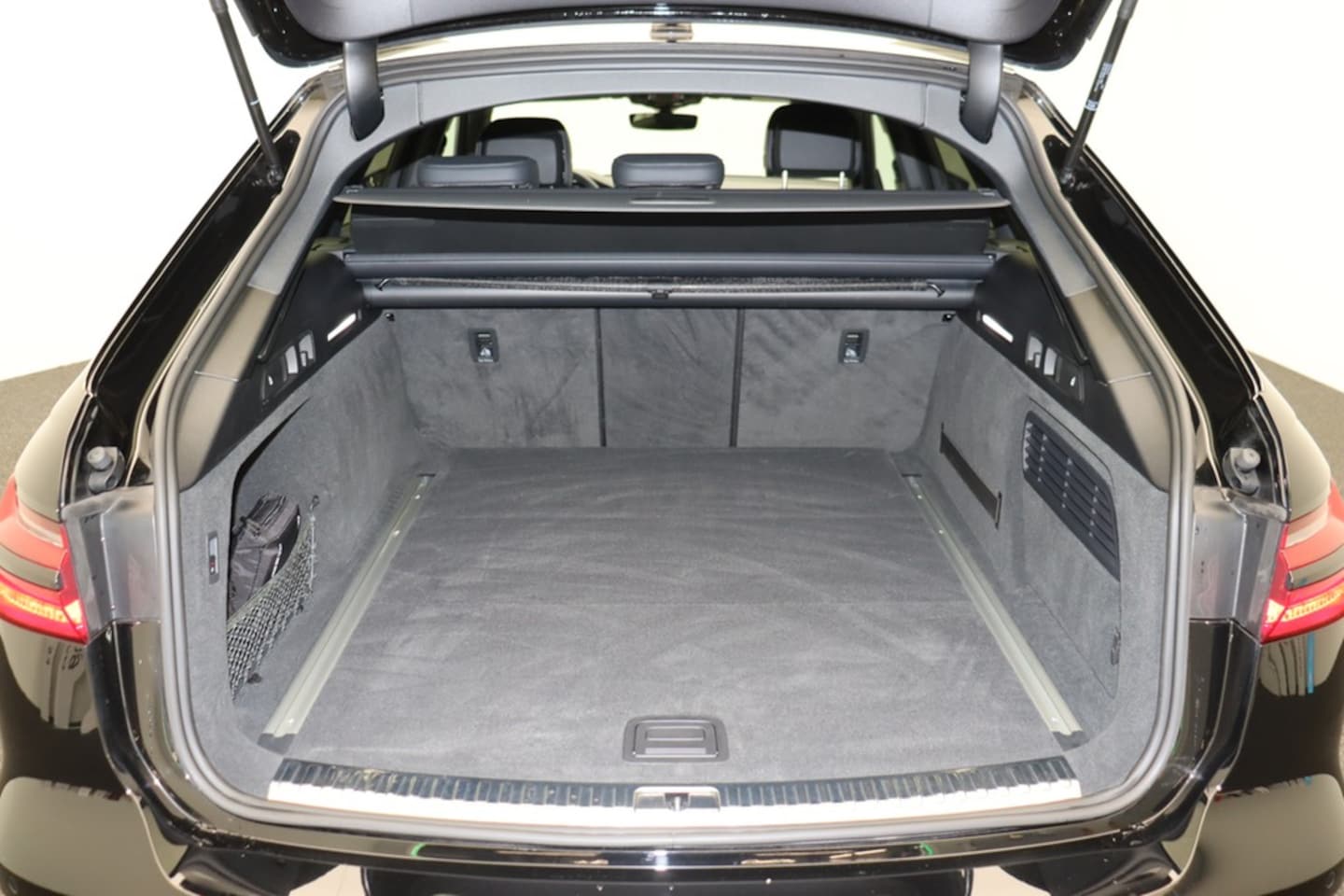 Bild über Audi S6 Avant TDI quattro tiptronic - für weitere Informationen kontaktieren Sie den Audi Partner