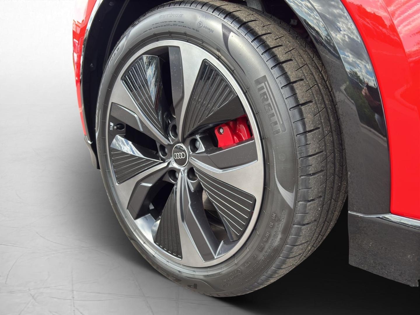 Bild über Audi Q6 SUV e-tron e-tron performance - für weitere Informationen kontaktieren Sie den Audi Partner
