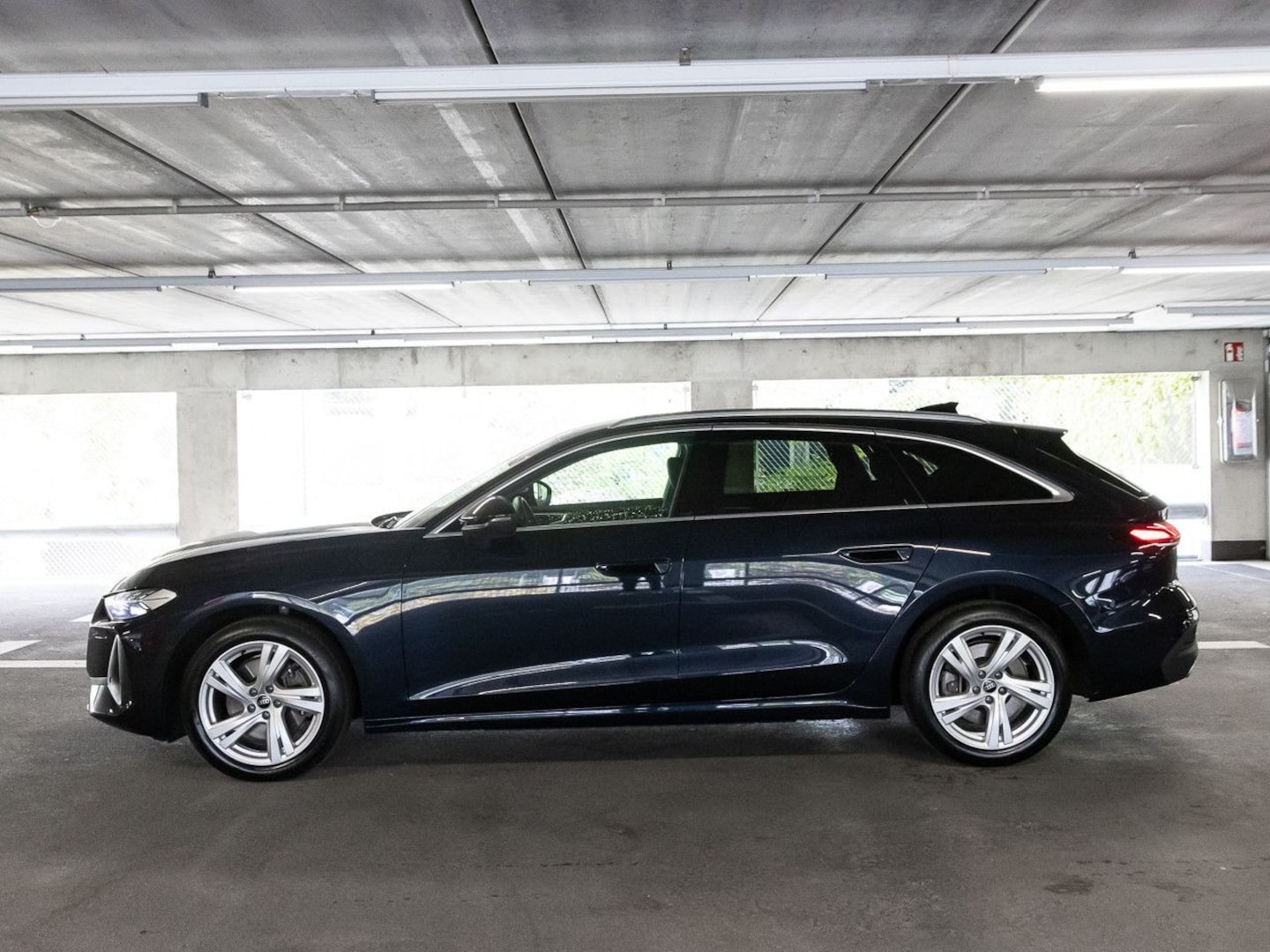 Bild über Audi A5 Avant TDI 150 kW S tronic - für weitere Informationen kontaktieren Sie den Audi Partner