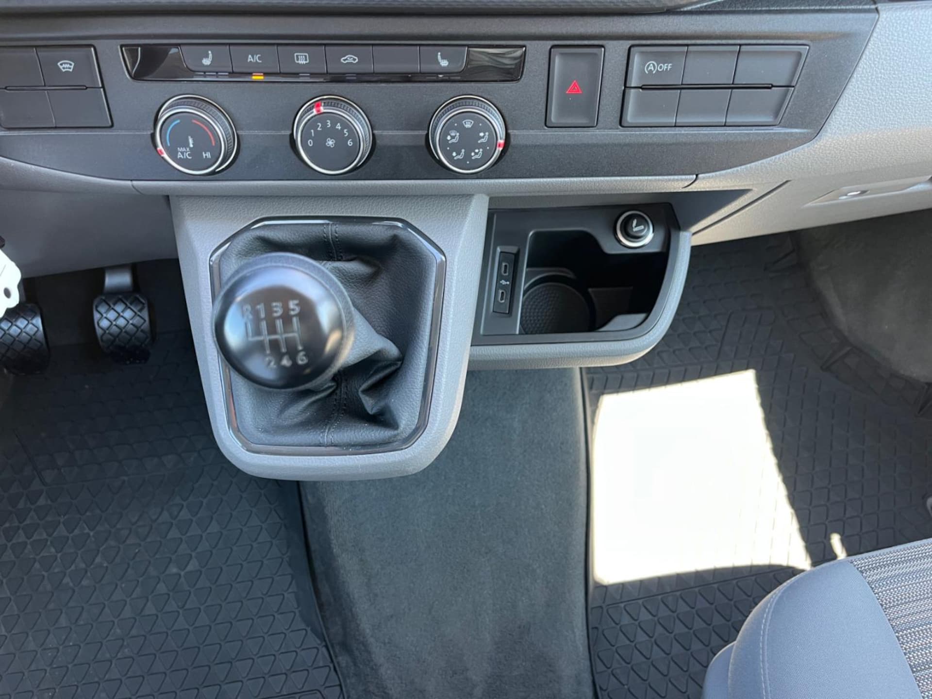 Volkswagen T6.1 California Beach