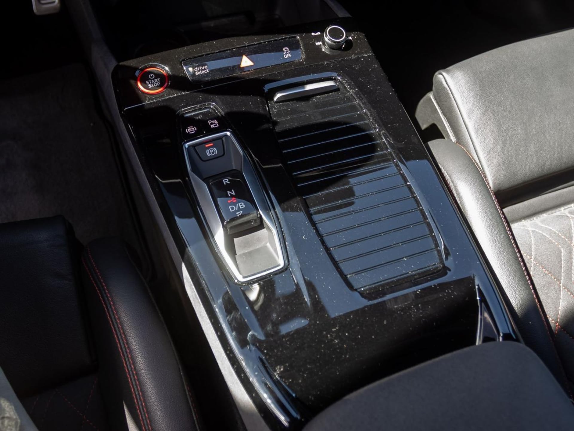 Audi SQ6 SUV e-tron