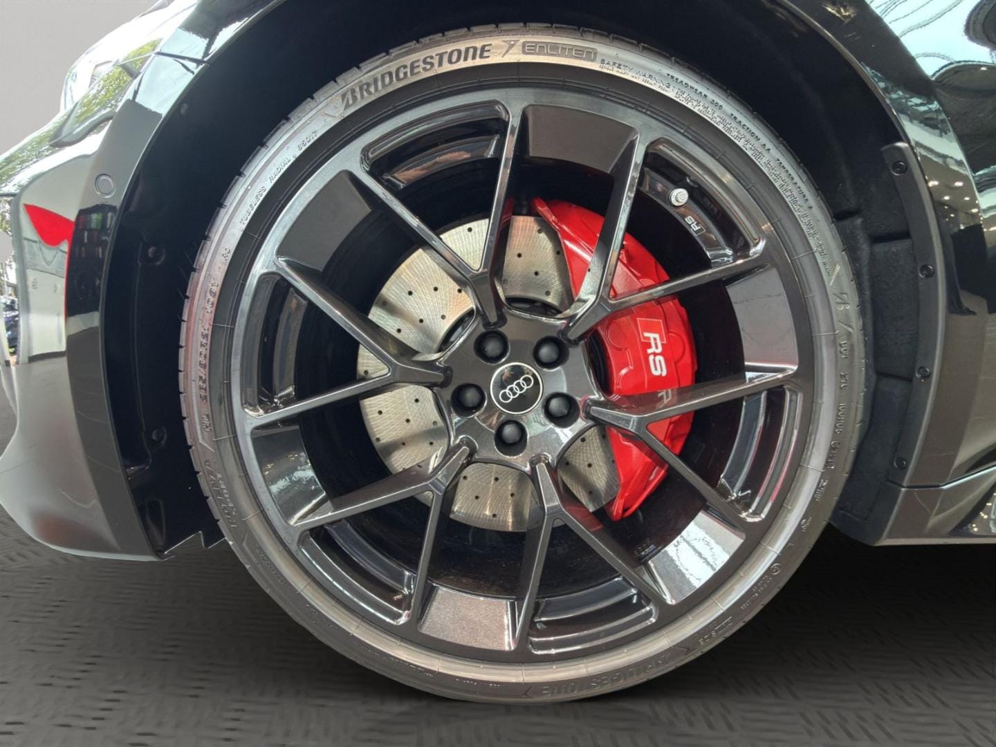Bild über Audi RS 5 Limousine TFSI quattro 470 kW tiptronic - für weitere Informationen kontaktieren Sie den Audi Partner