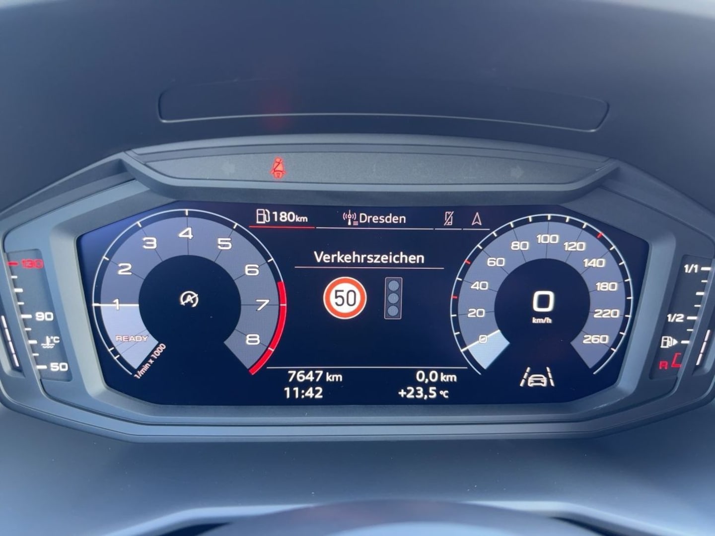 Bild über Audi A1 Sportback advanced 30 TFSI Schaltgetriebe - für weitere Informationen kontaktieren Sie den Audi Partner