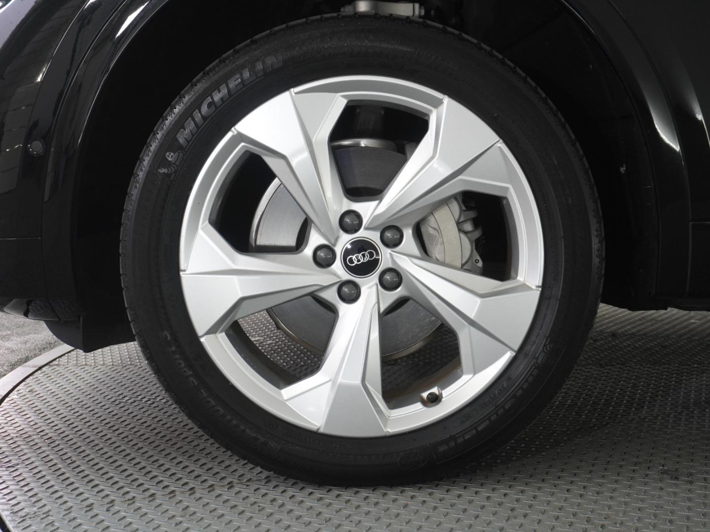 Image about Audi Q5 40 TDI quattro S line 