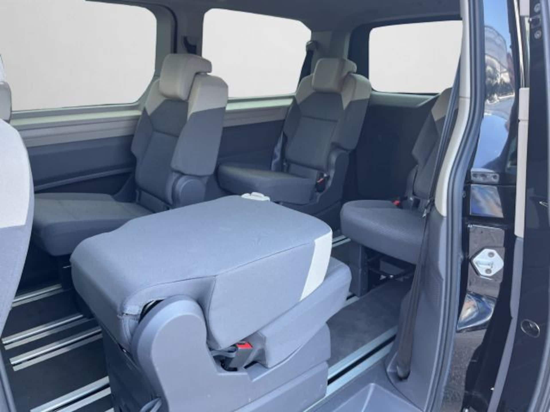 Volkswagen Multivan Langversion Basis-Modell