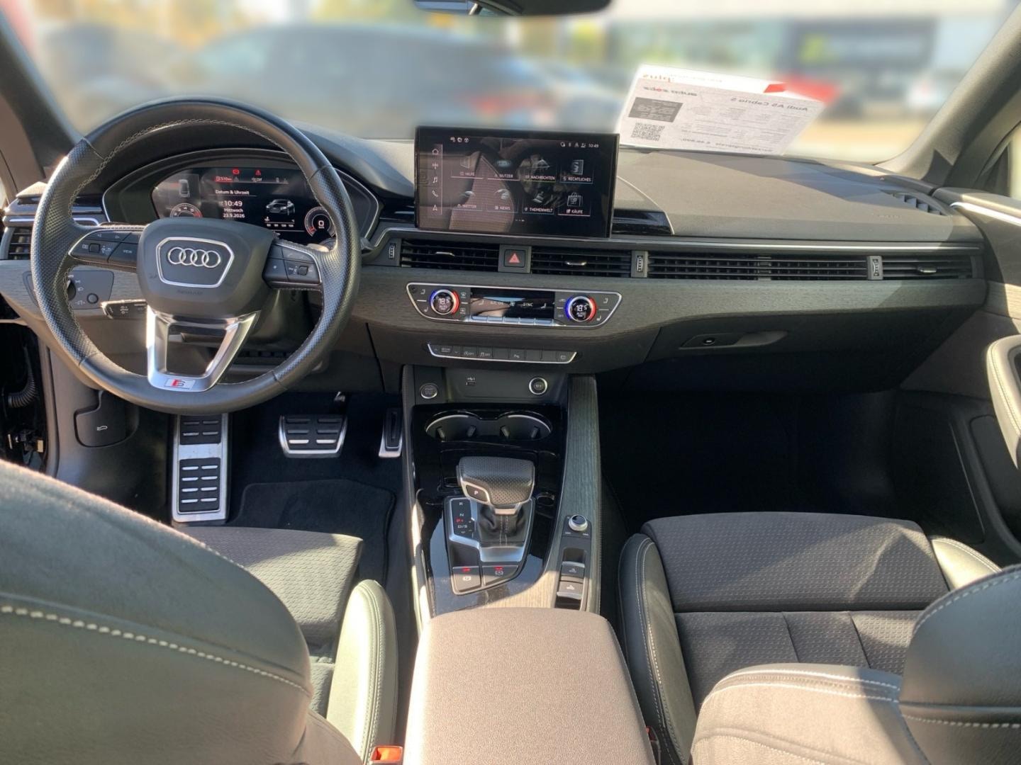 Bild über Audi A5 Cabriolet S line 40 TFSI S tronic - für weitere Informationen kontaktieren Sie den Audi Partner