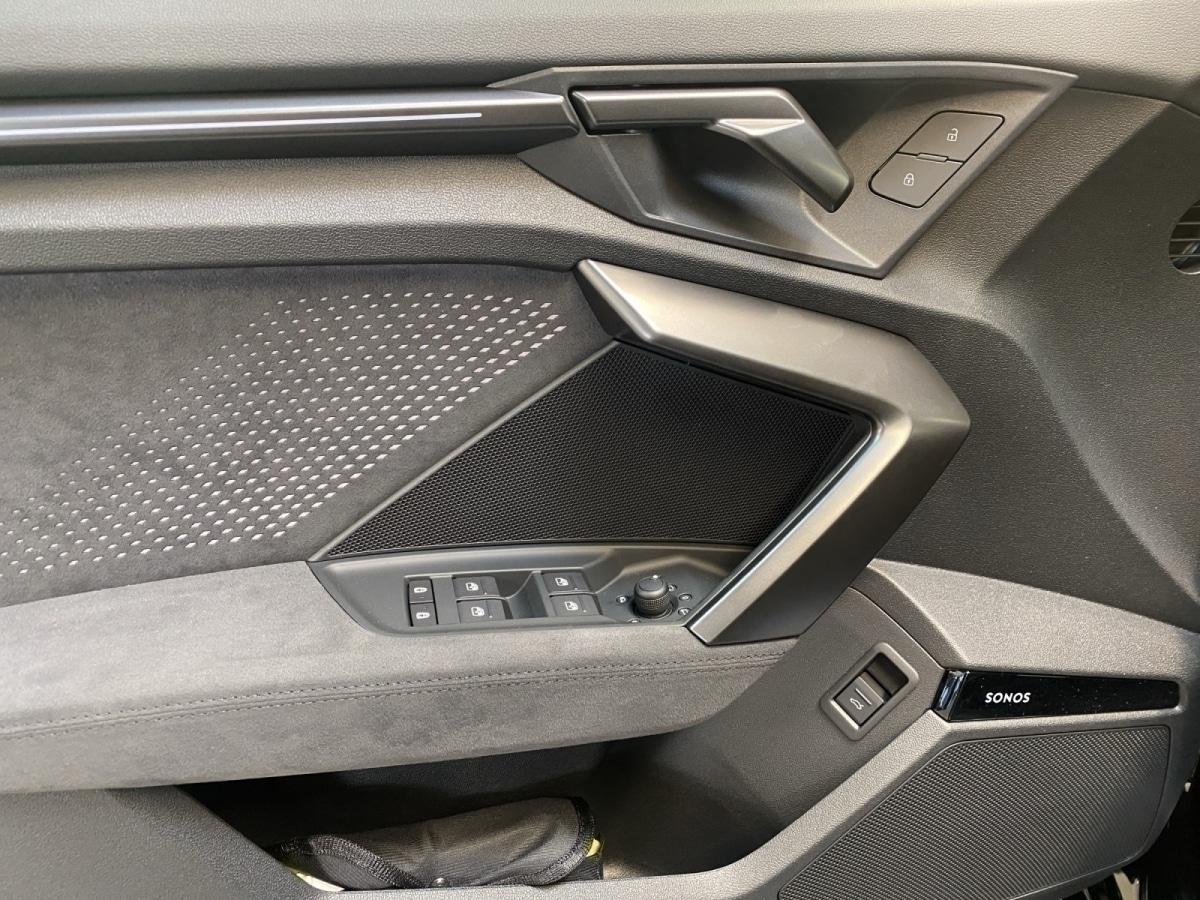 Image about Audi RS 3 Limousine TFSI quattro S tronic
