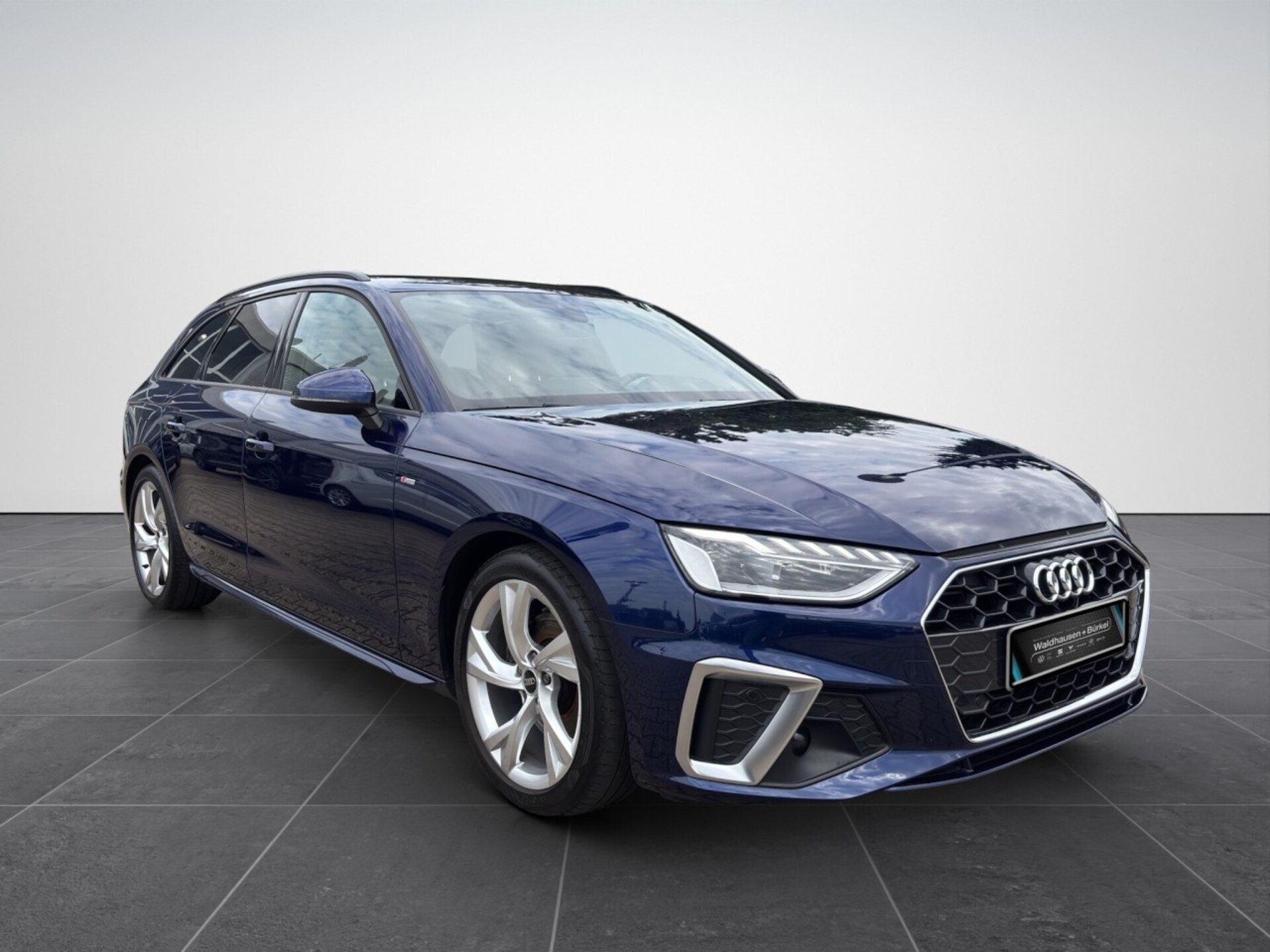 Audi A4 Avant S line