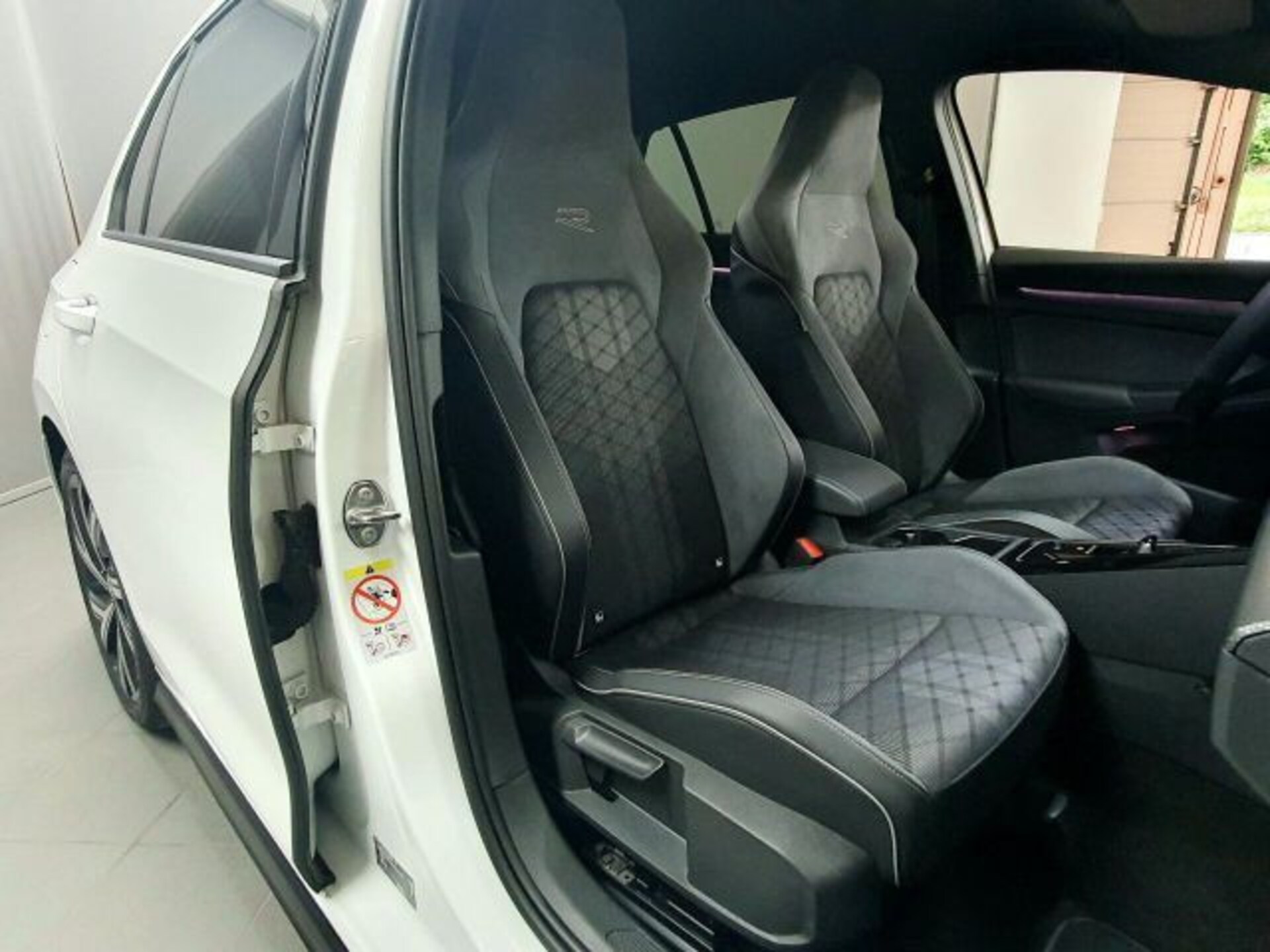 Volkswagen Golf R-Line