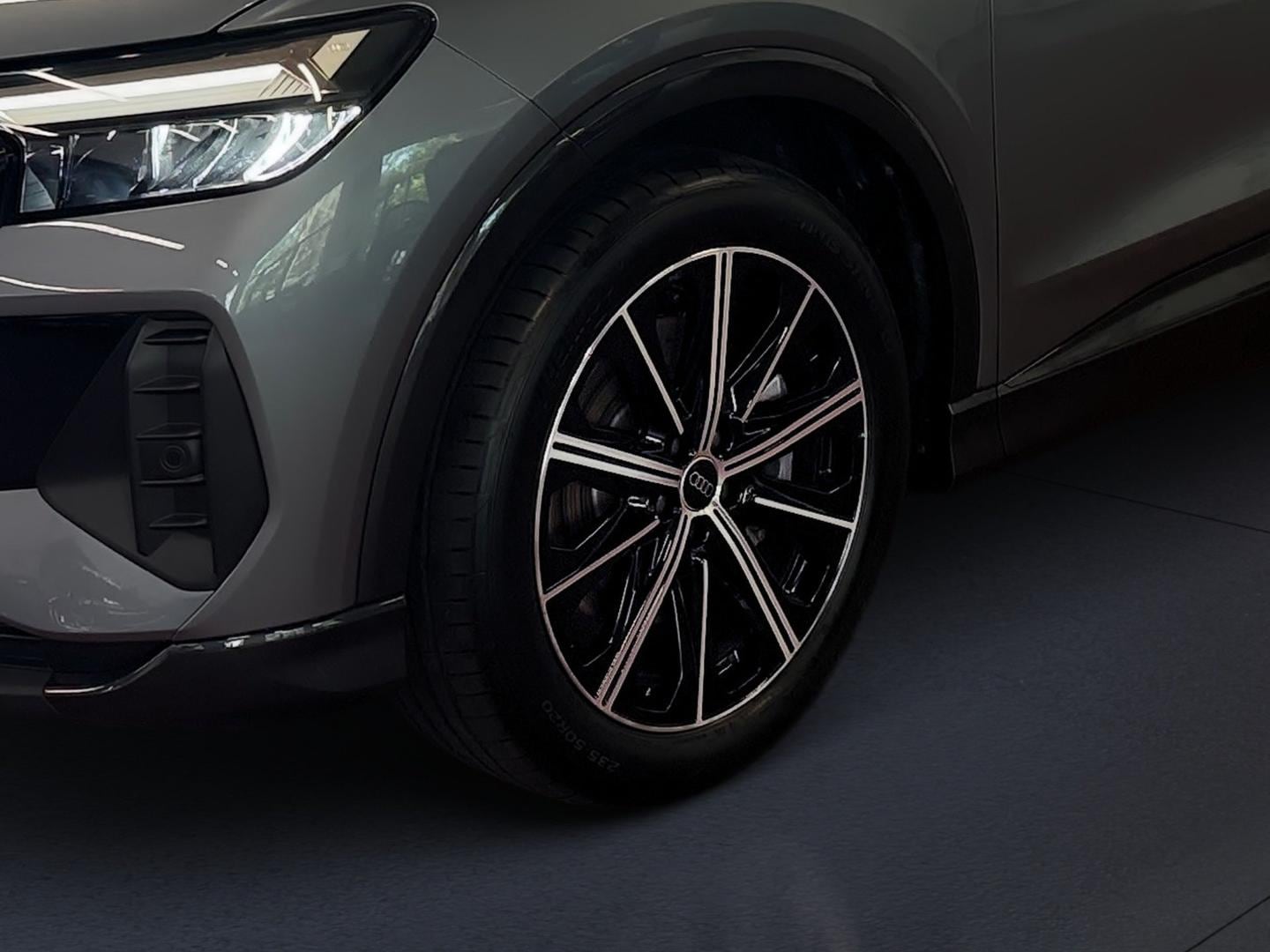 Bild über Audi Q4 e-tron 45 e-tron quattro - für weitere Informationen kontaktieren Sie den Audi Partner