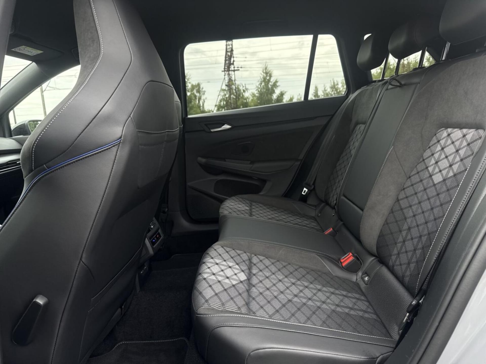 Volkswagen Golf Variant R-Line