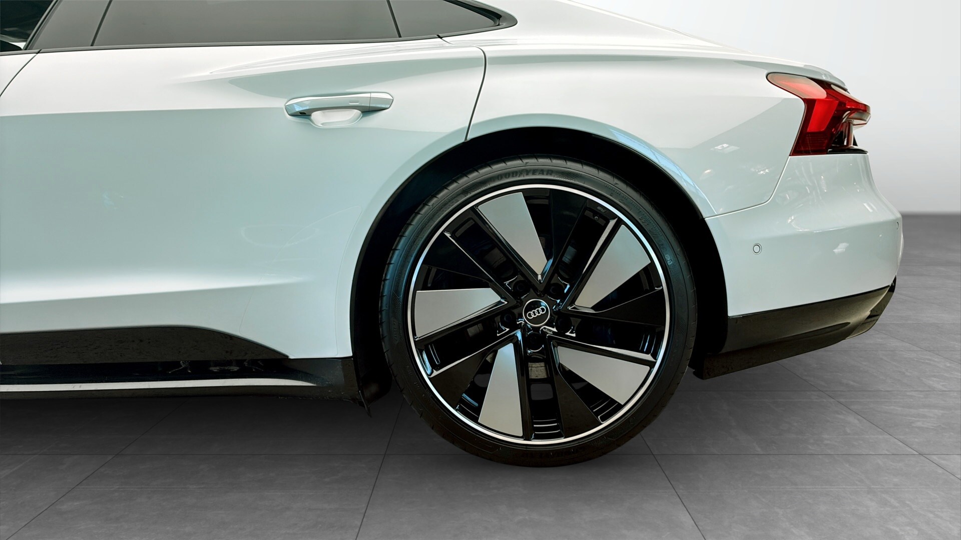 Bild som visar&nbsp;Audi e-tron GT&nbsp;e-tron GT quattro 350,00 kW - för mer information kontakta din Audi Partner