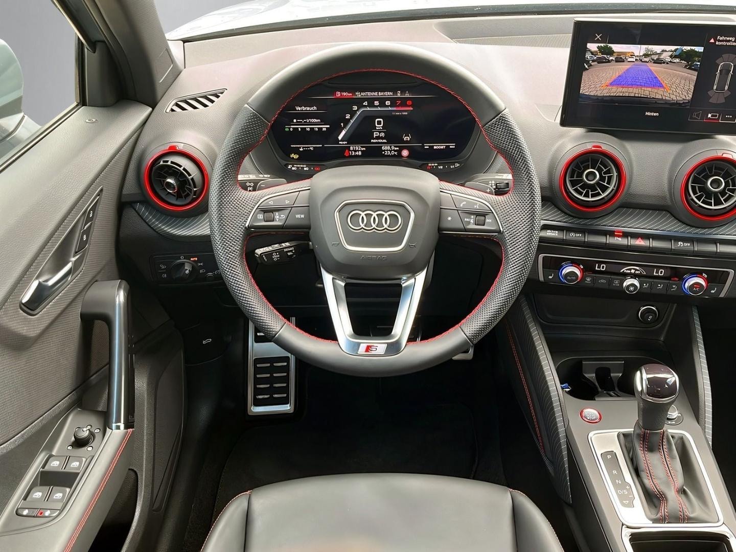 Bild über Audi SQ2 TFSI quattro S tronic - für weitere Informationen kontaktieren Sie den Audi Partner