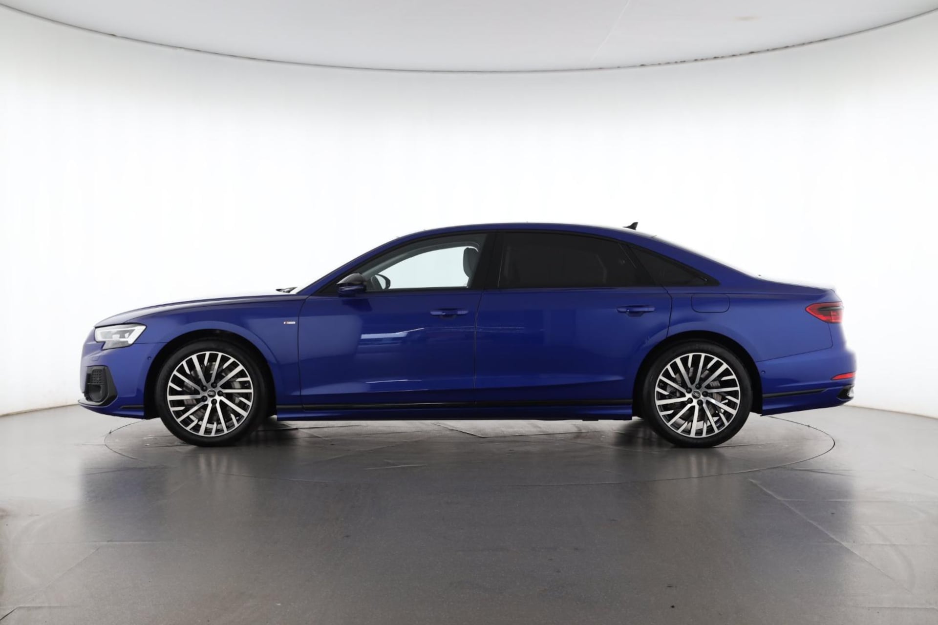 Audi A8 L TFSI e