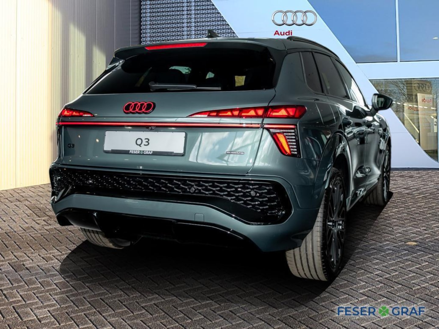 Bild über Audi Q3 SUV TFSI quattro 150 kW S tronic - für weitere Informationen kontaktieren Sie den Audi Partner