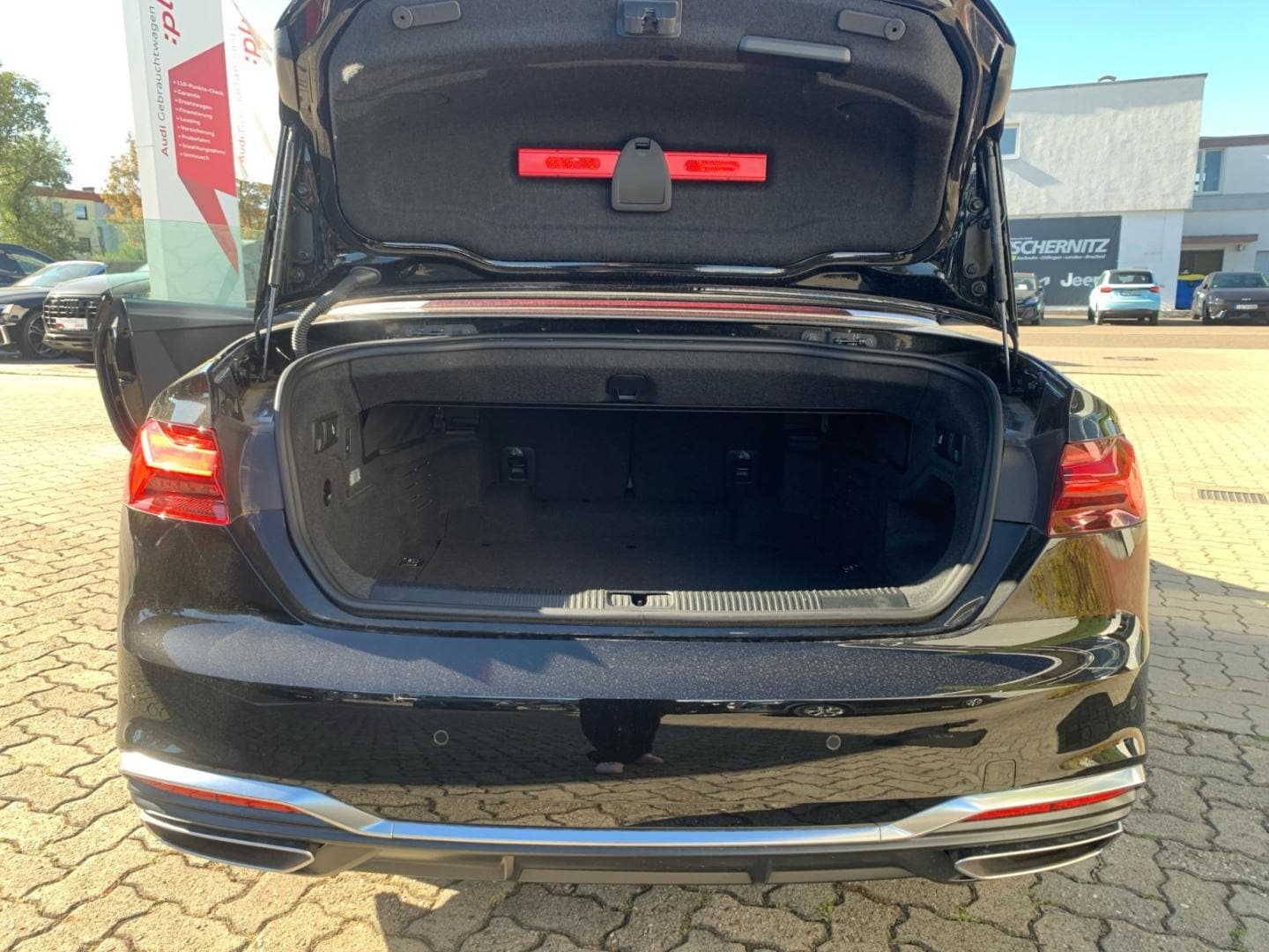 Bild über Audi A5 Cabriolet S line 40 TFSI S tronic - für weitere Informationen kontaktieren Sie den Audi Partner
