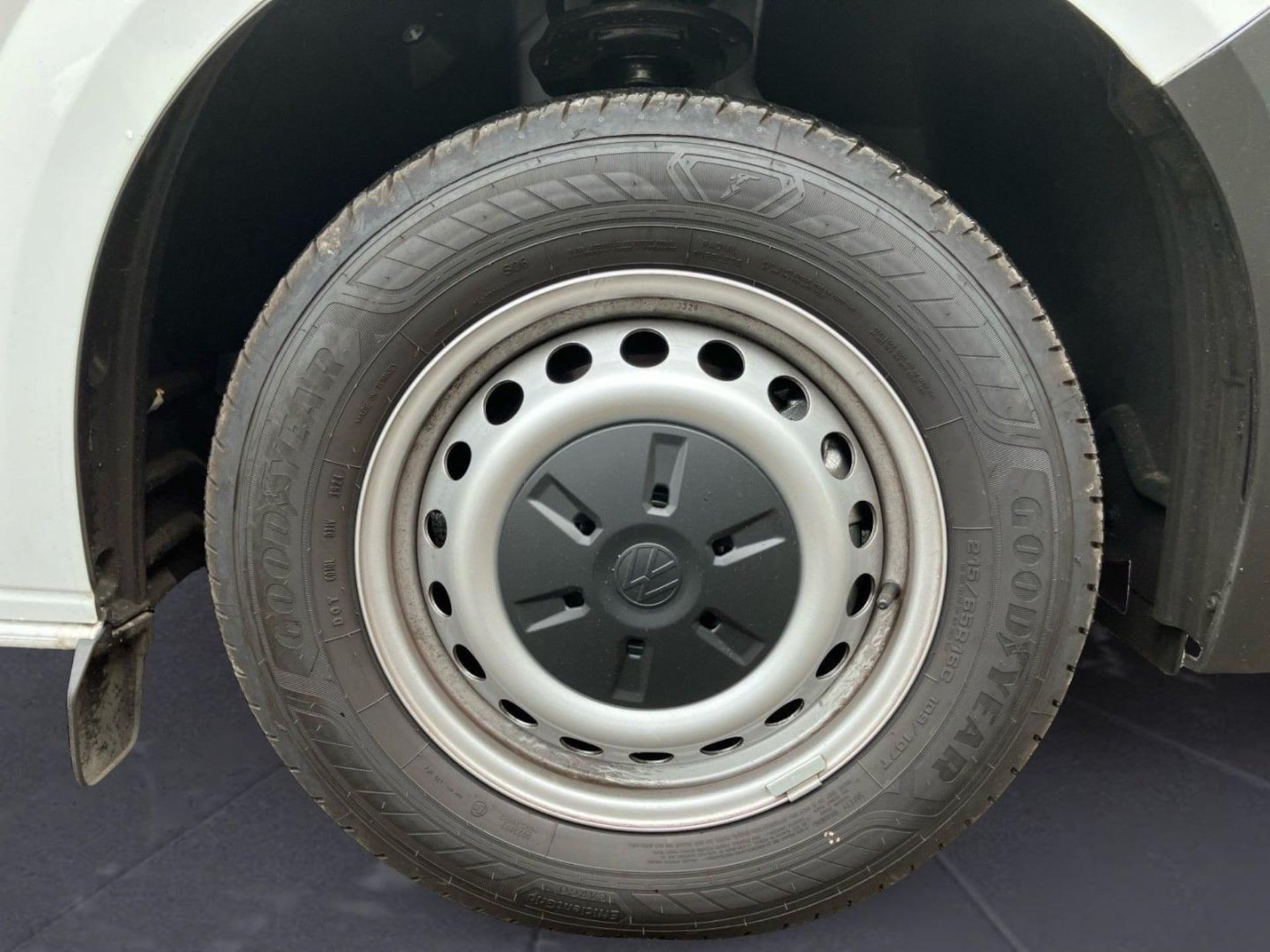 Volkswagen Transporter Kasten langer Radstand
