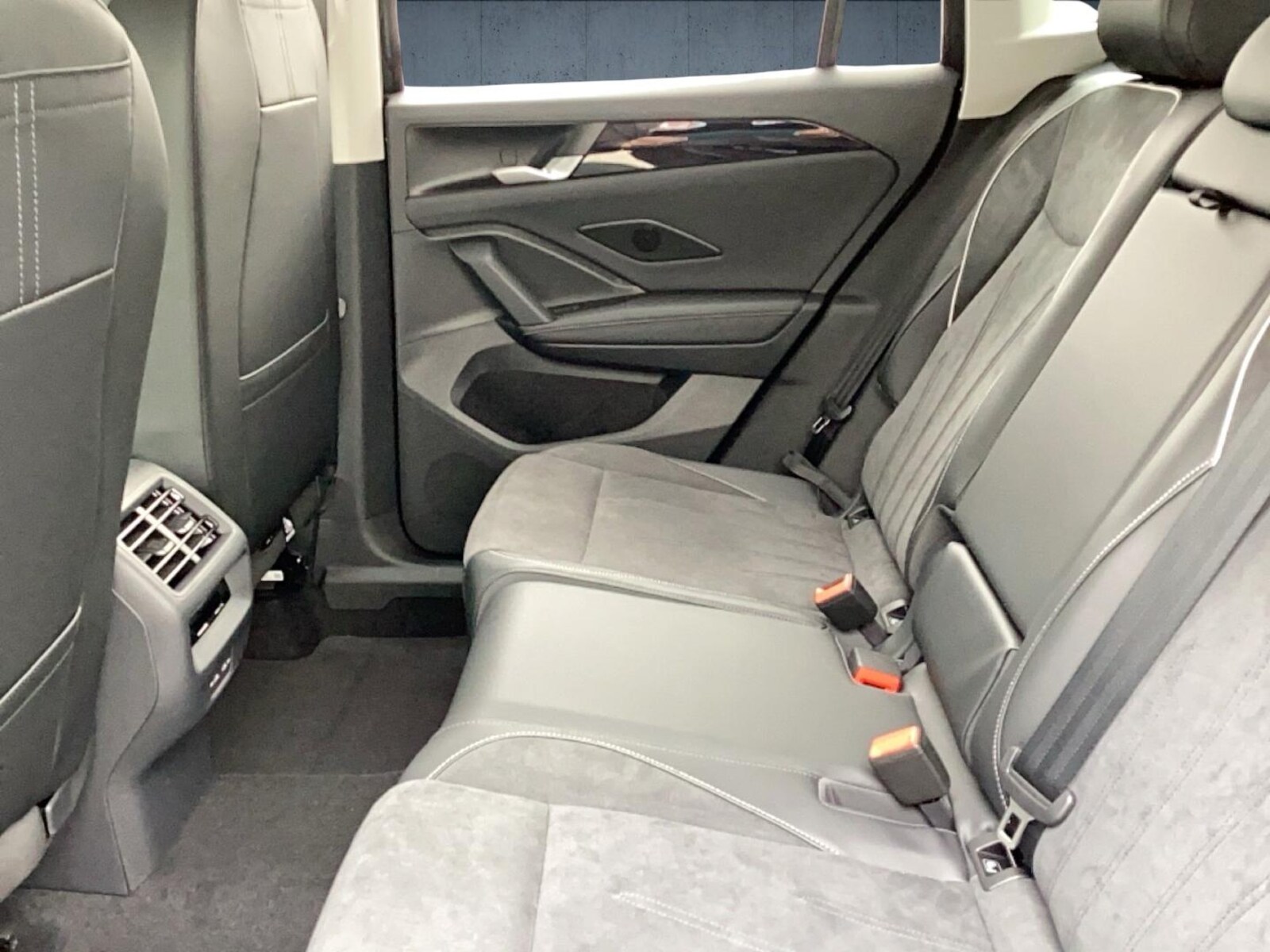 Volkswagen Tiguan – Bild 12