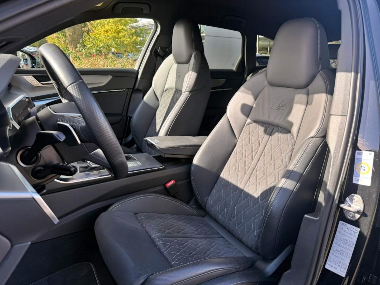Bild über Audi S6 Avant TDI quattro tiptronic - für weitere Informationen kontaktieren Sie den Audi Partner