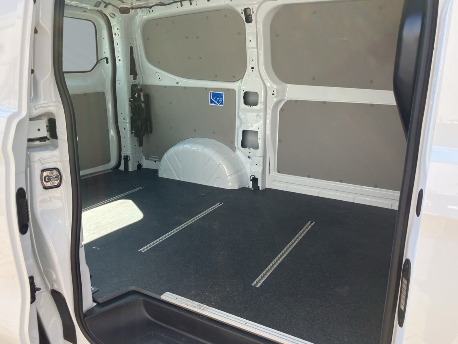 Volkswagen Transporter Kasten kurzer Radstand – Bild 15
