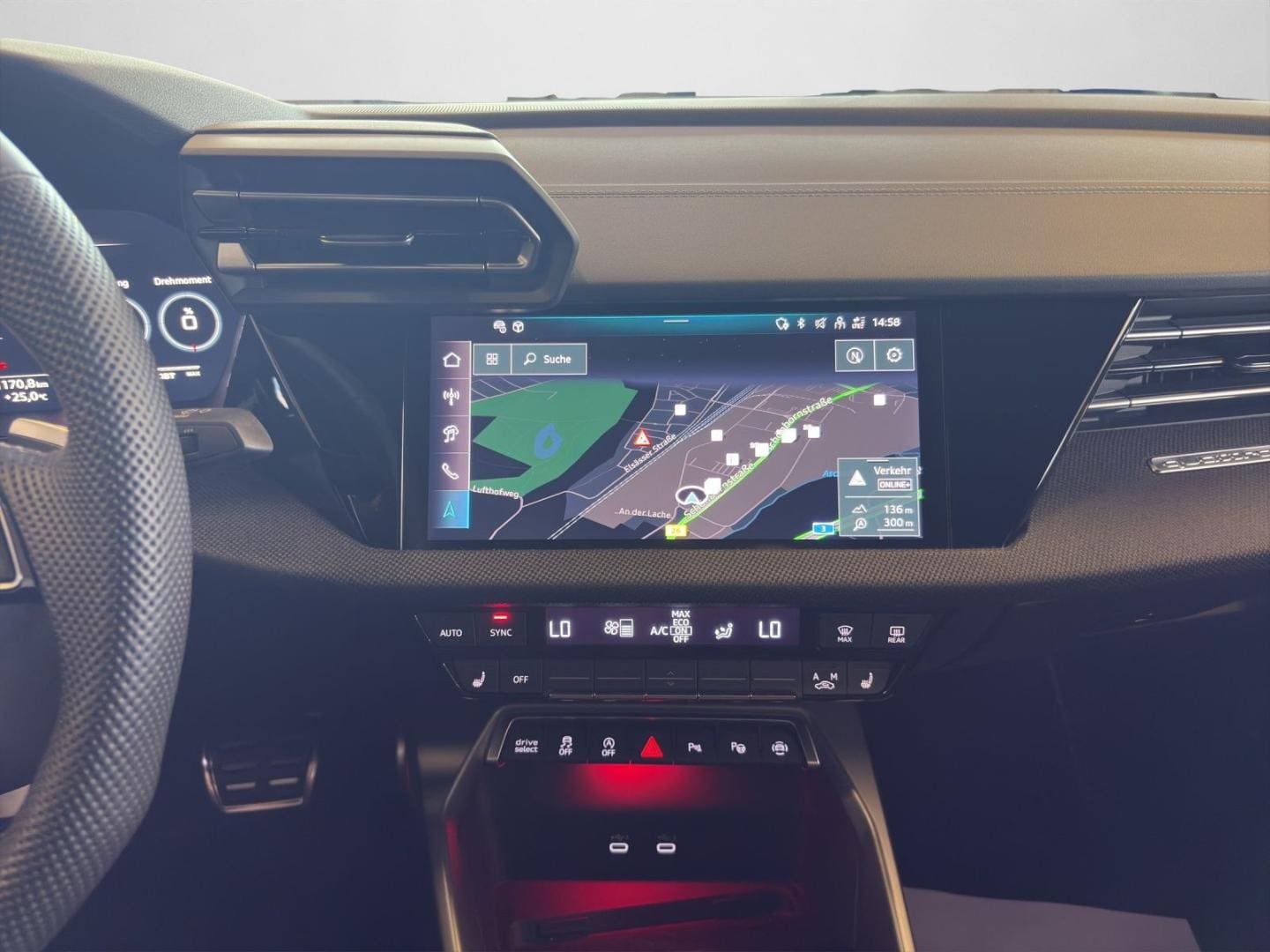 Bild über Audi S3 Limousine TFSI quattro S tronic - für weitere Informationen kontaktieren Sie den Audi Partner
