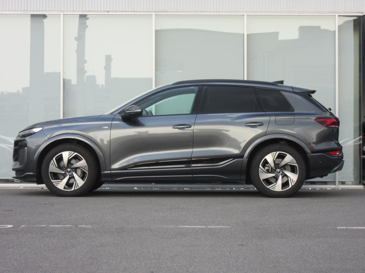 Audi Q6 SUV e-tron quattro advanced for more details contact your dealer