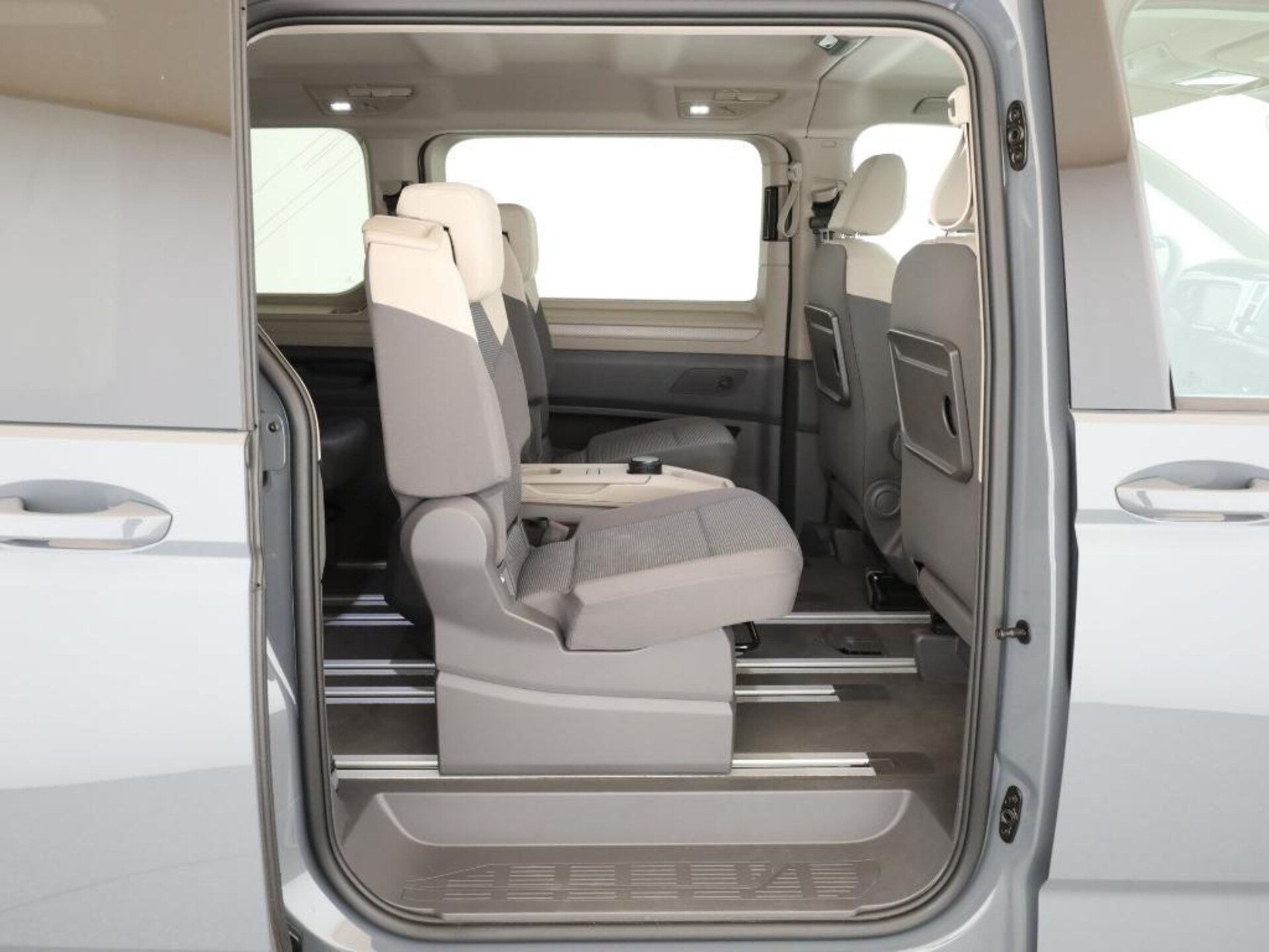 Volkswagen Multivan Langversion Basis-Modell