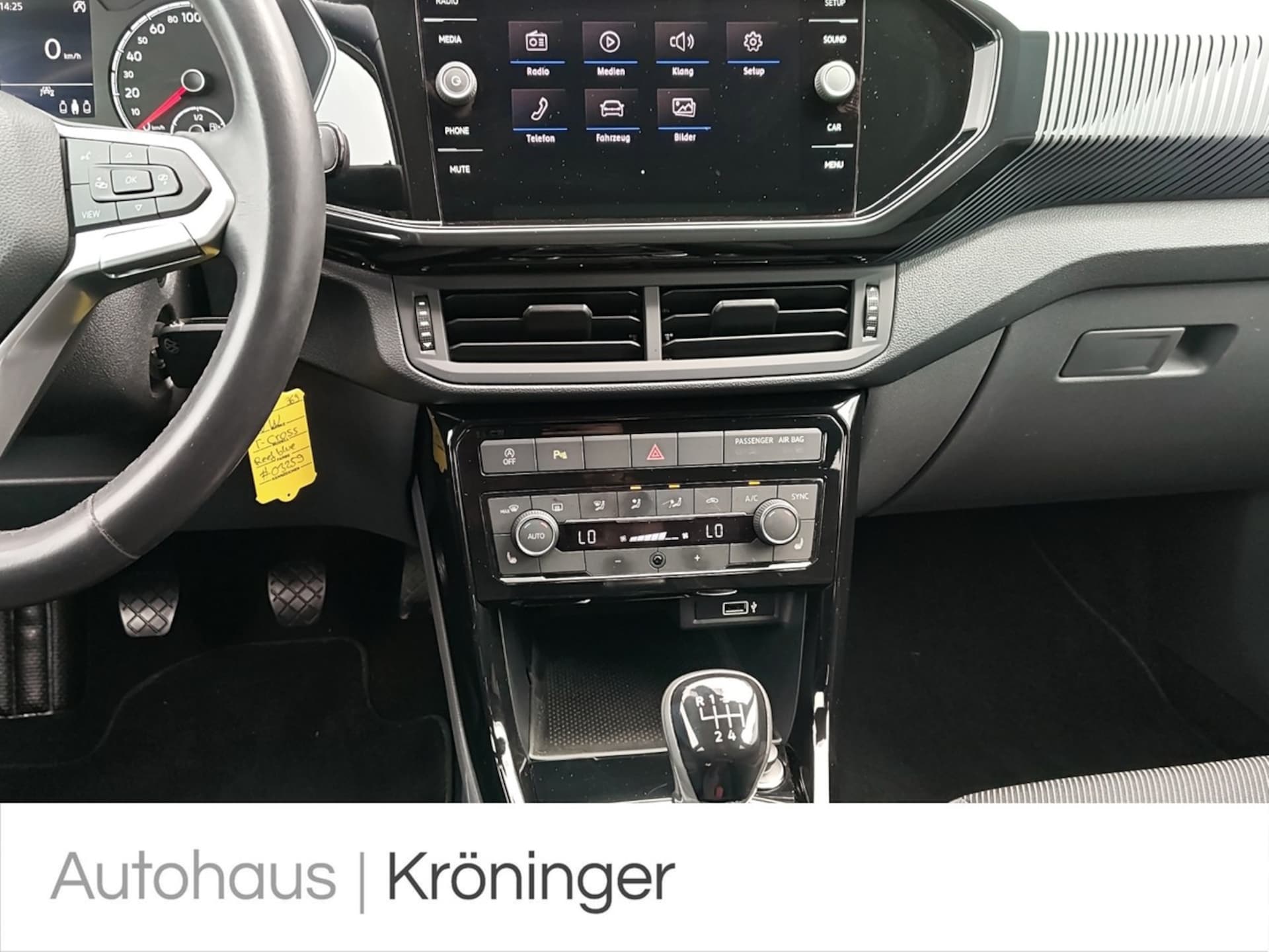 Volkswagen T-Cross Style