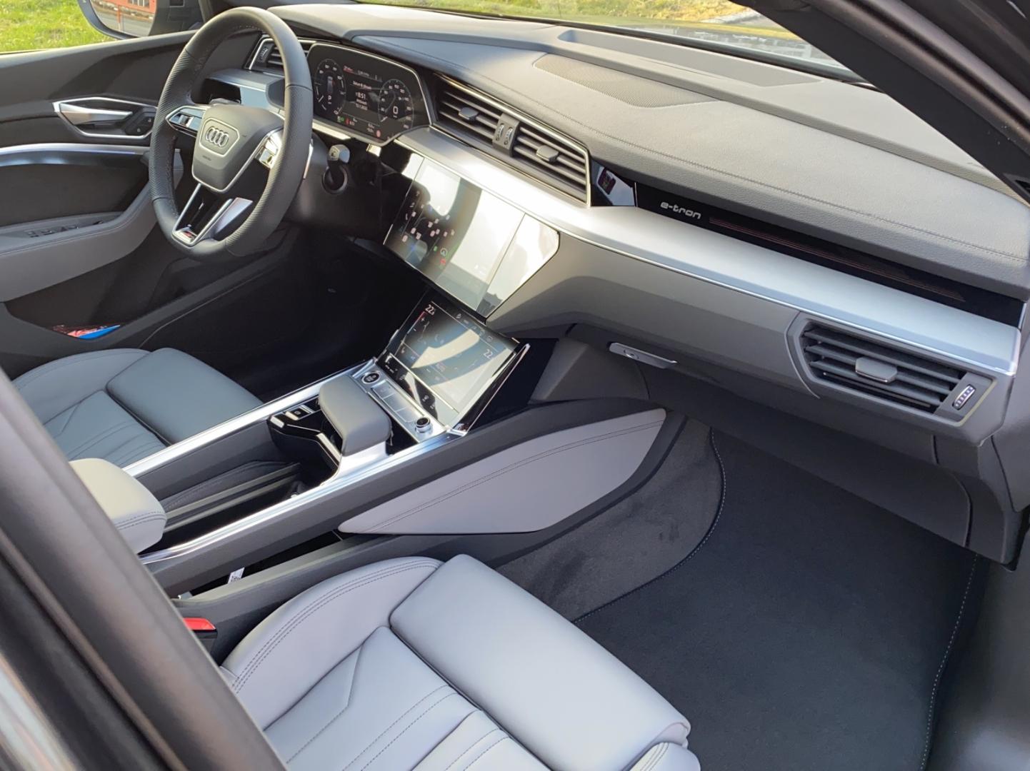 Image about Audi e-tron Sportback S line 55 quattro 300,00 kW