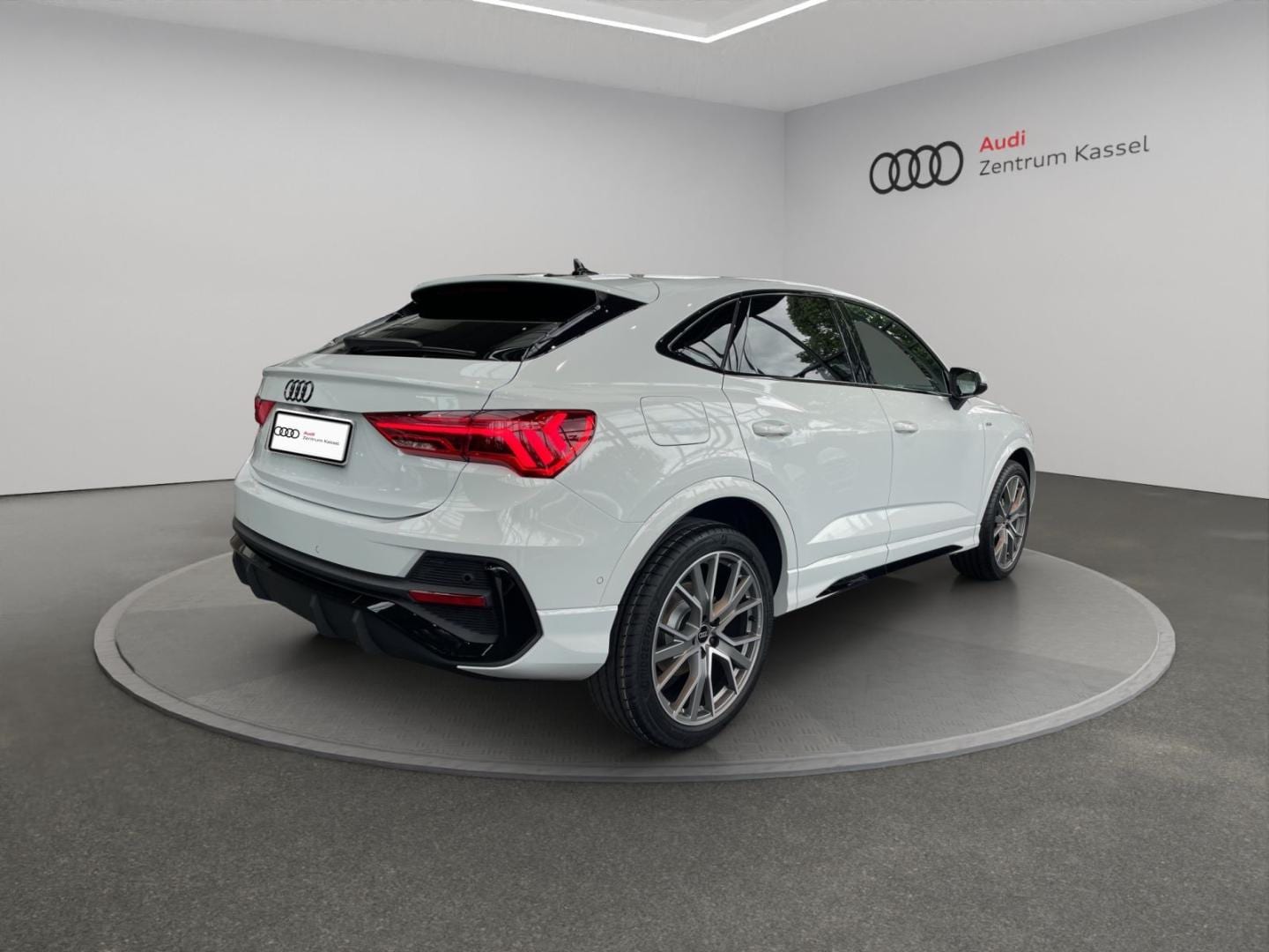Bild über Audi Q3 Sportback S line 35 TFSI S tronic - für weitere Informationen kontaktieren Sie den Audi Partner
