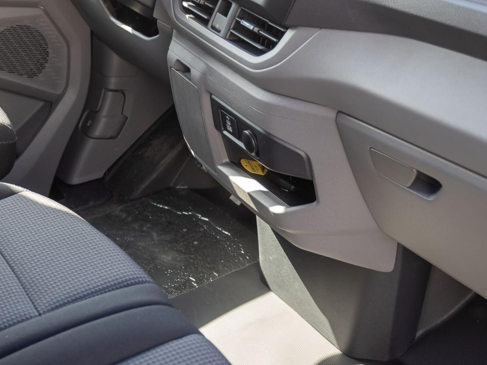 Volkswagen Transporter Kasten langer Radstand – Bild 22