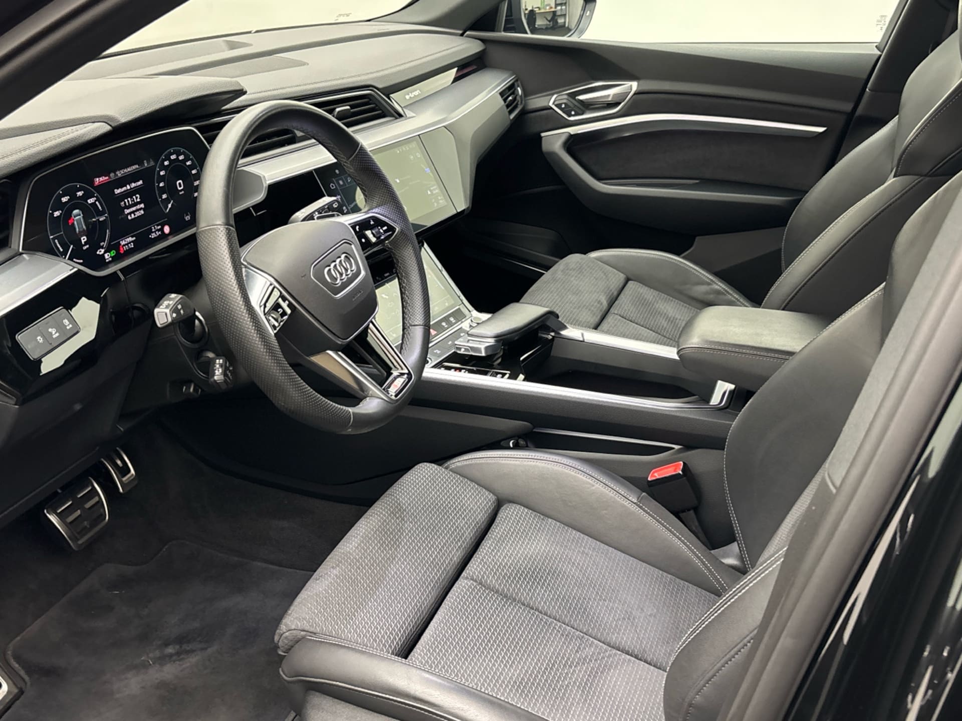 Audi Q8 e-tron S line