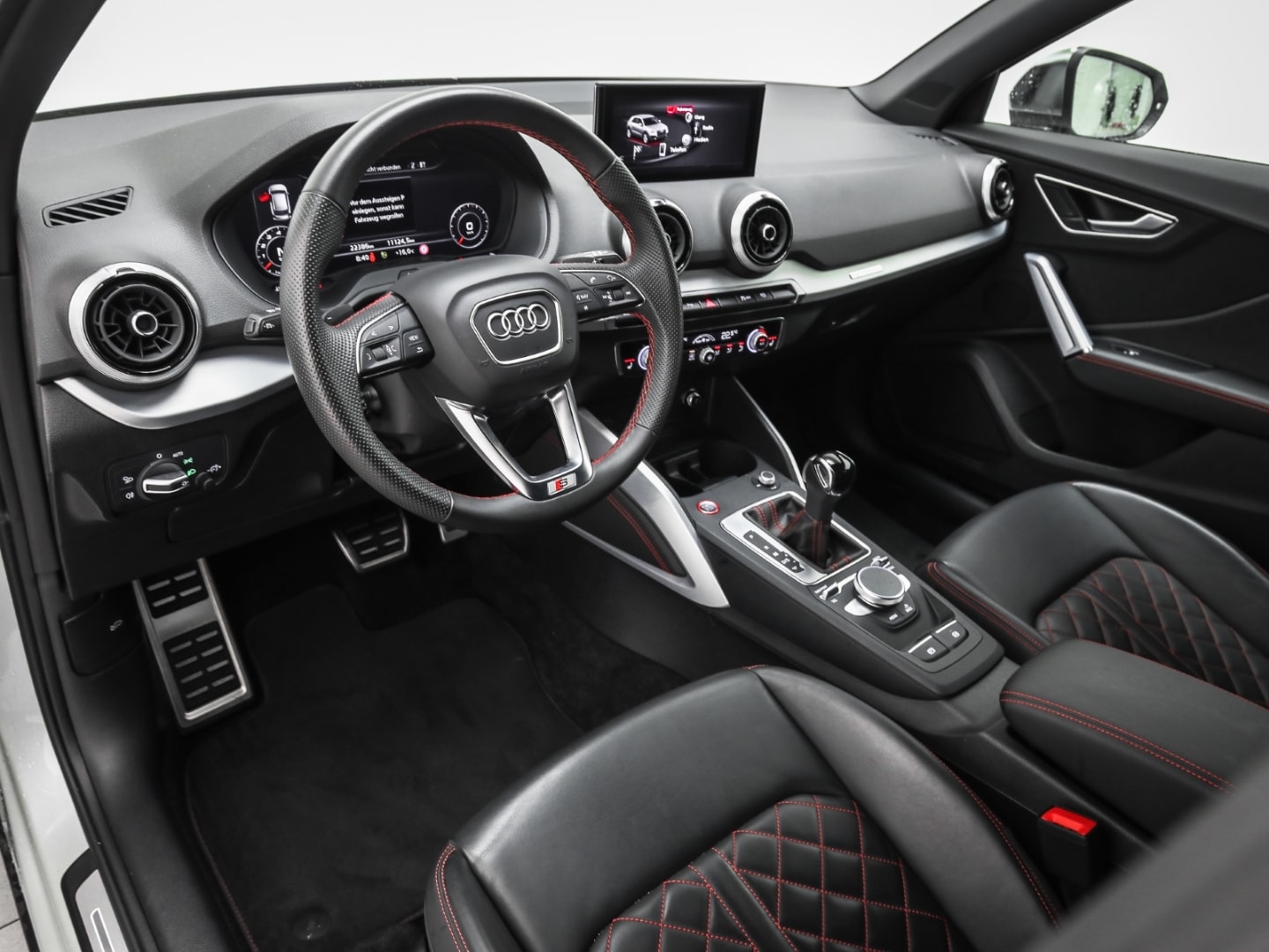 Bild über Audi SQ2 TFSI quattro S tronic - für weitere Informationen kontaktieren Sie den Audi Partner
