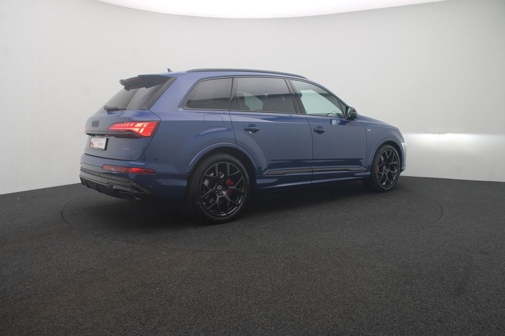 Image about Audi Q7 SUV TFSI e S line 55 TFSI e quattro tiptronic