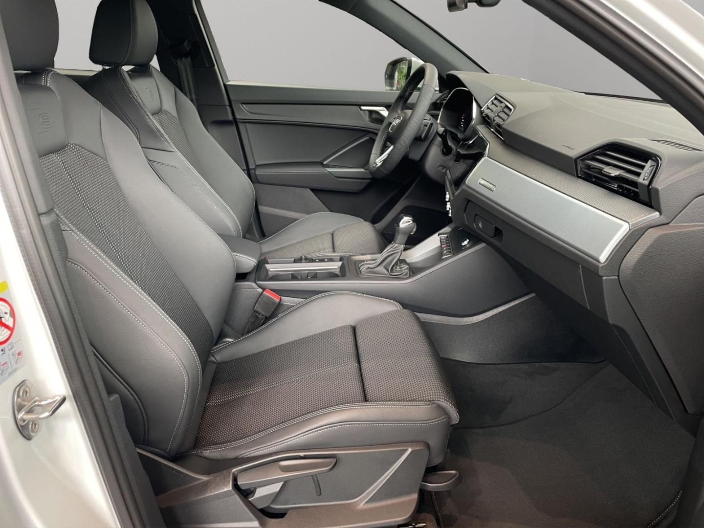 Bild über Audi Q3 Sportback S line 35 TFSI S tronic - für weitere Informationen kontaktieren Sie den Audi Partner
