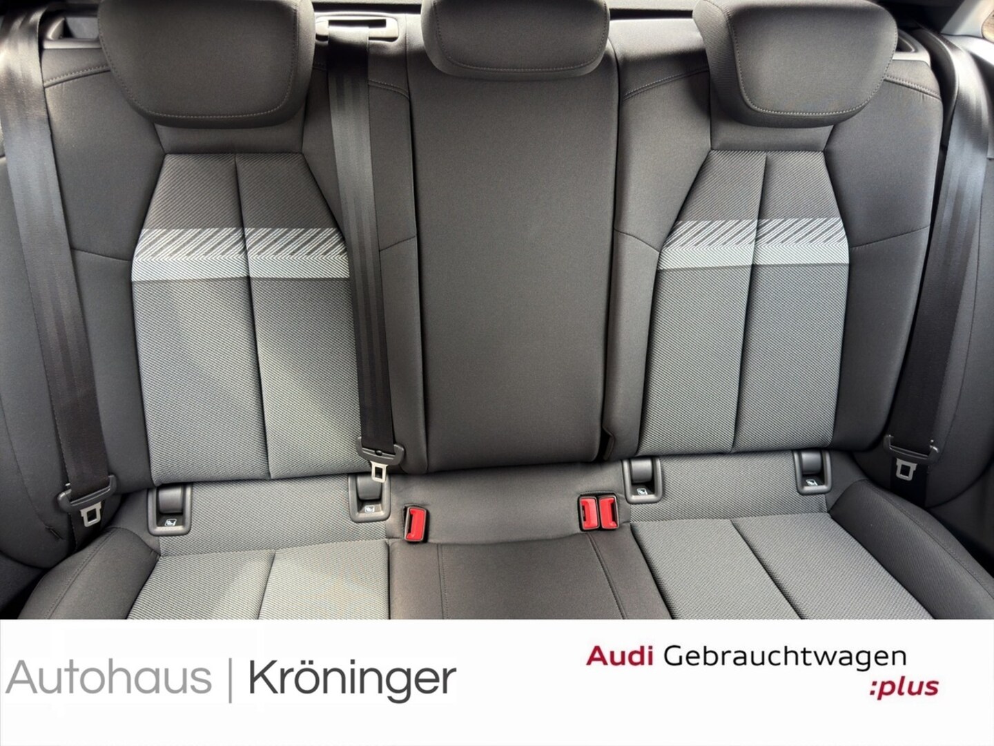 Bild über Audi A3 Sportback 35 TDI S tronic - für weitere Informationen kontaktieren Sie den Audi Partner