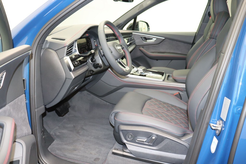 Image about Audi Q7 SUV TFSI e S line 55 TFSI e quattro tiptronic