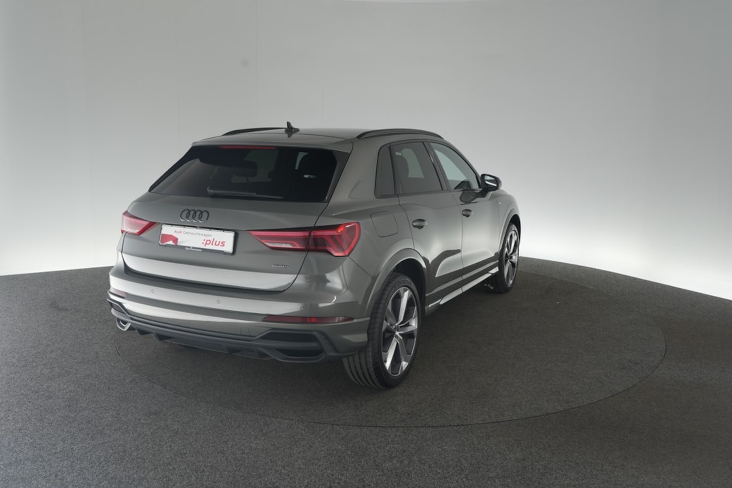 Bild über Audi Q3 TDI quattro 142 kW S tronic - für weitere Informationen kontaktieren Sie den Audi Partner