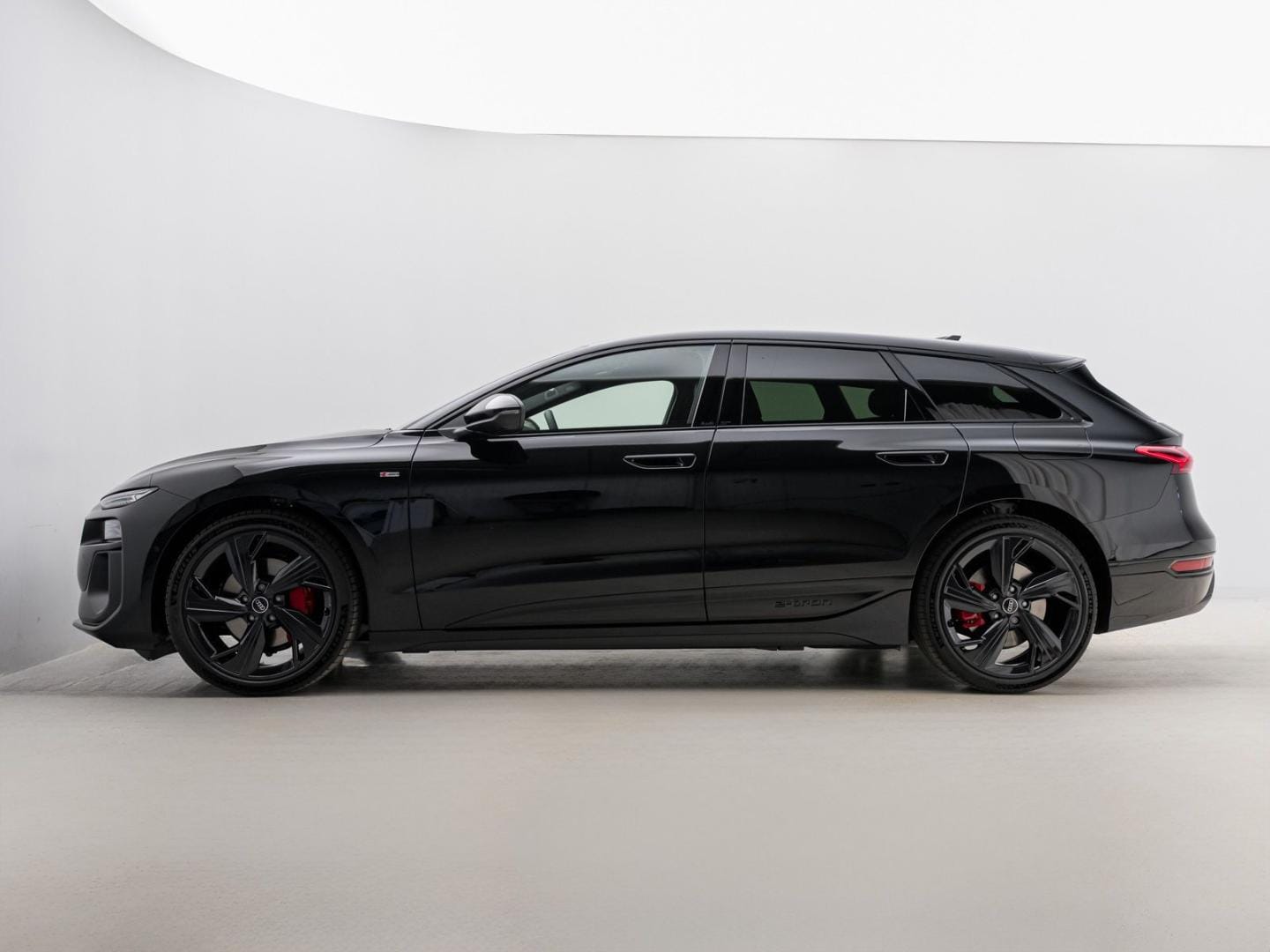 Bild über Audi A6 Avant e-tron S line business e-tron performance 270 kW - für weitere Informationen kontaktieren Sie den Audi Partner