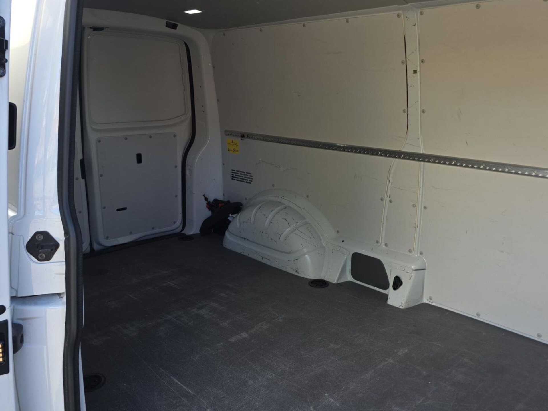 Volkswagen T6.1 Transporter Kasten langer Radstand
